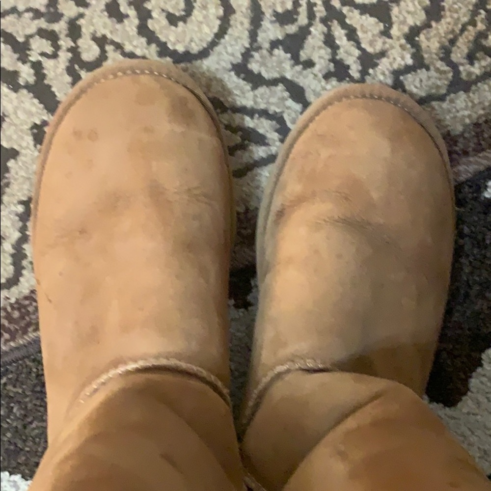 Uggs - Picture 6 of 7